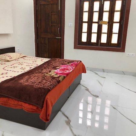 Ramaya Home Stay Varanasi Exterior photo